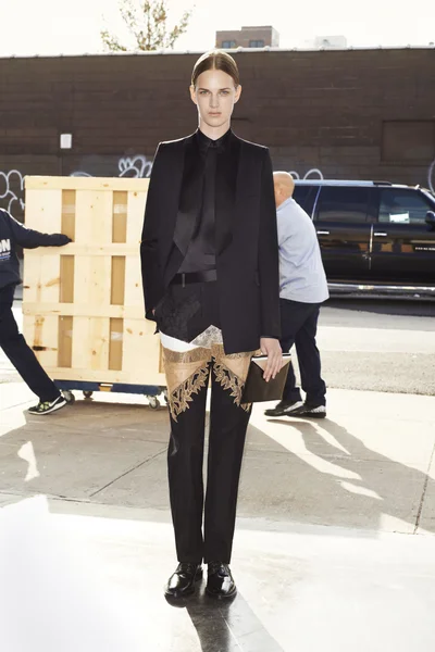 Look 5